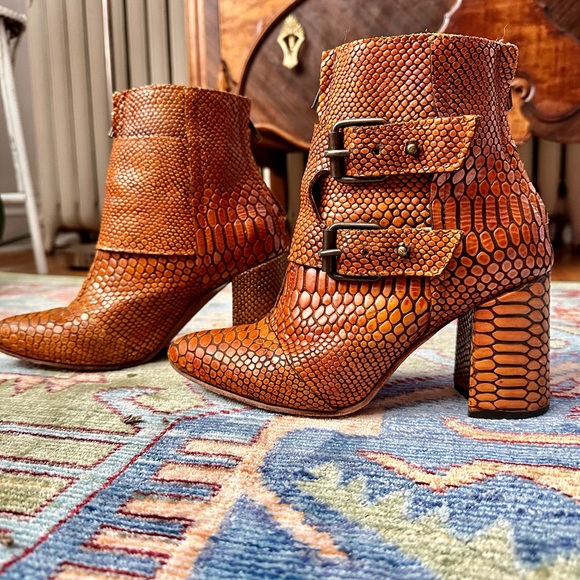 Freebird by Steven Custom Dyed Joey Bootie - Picture 2 of 7